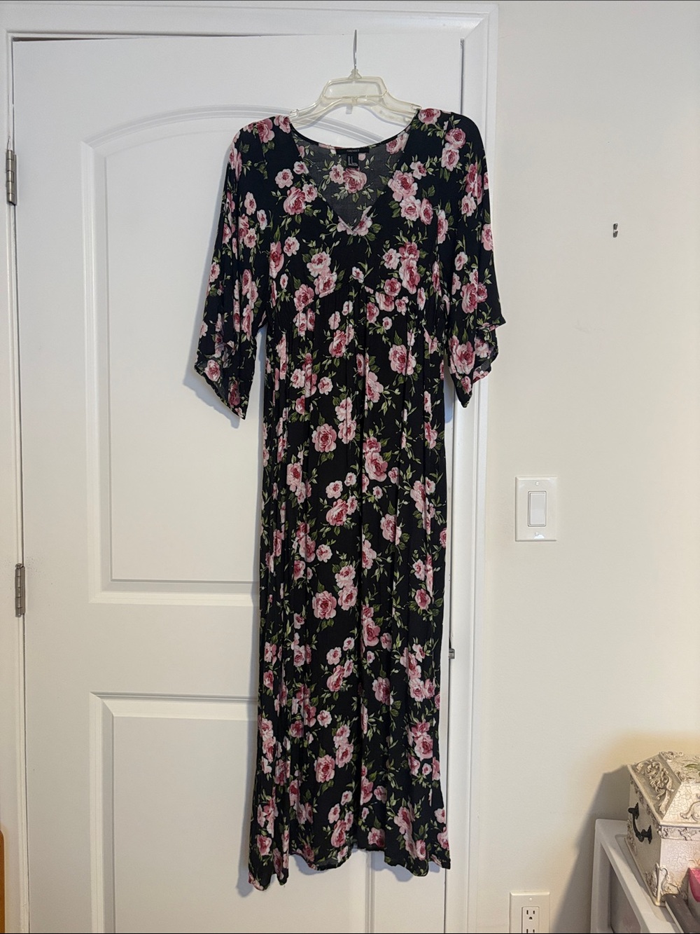 Forever 21 Black Maxi Dress with Pink Floral Print Size Small
